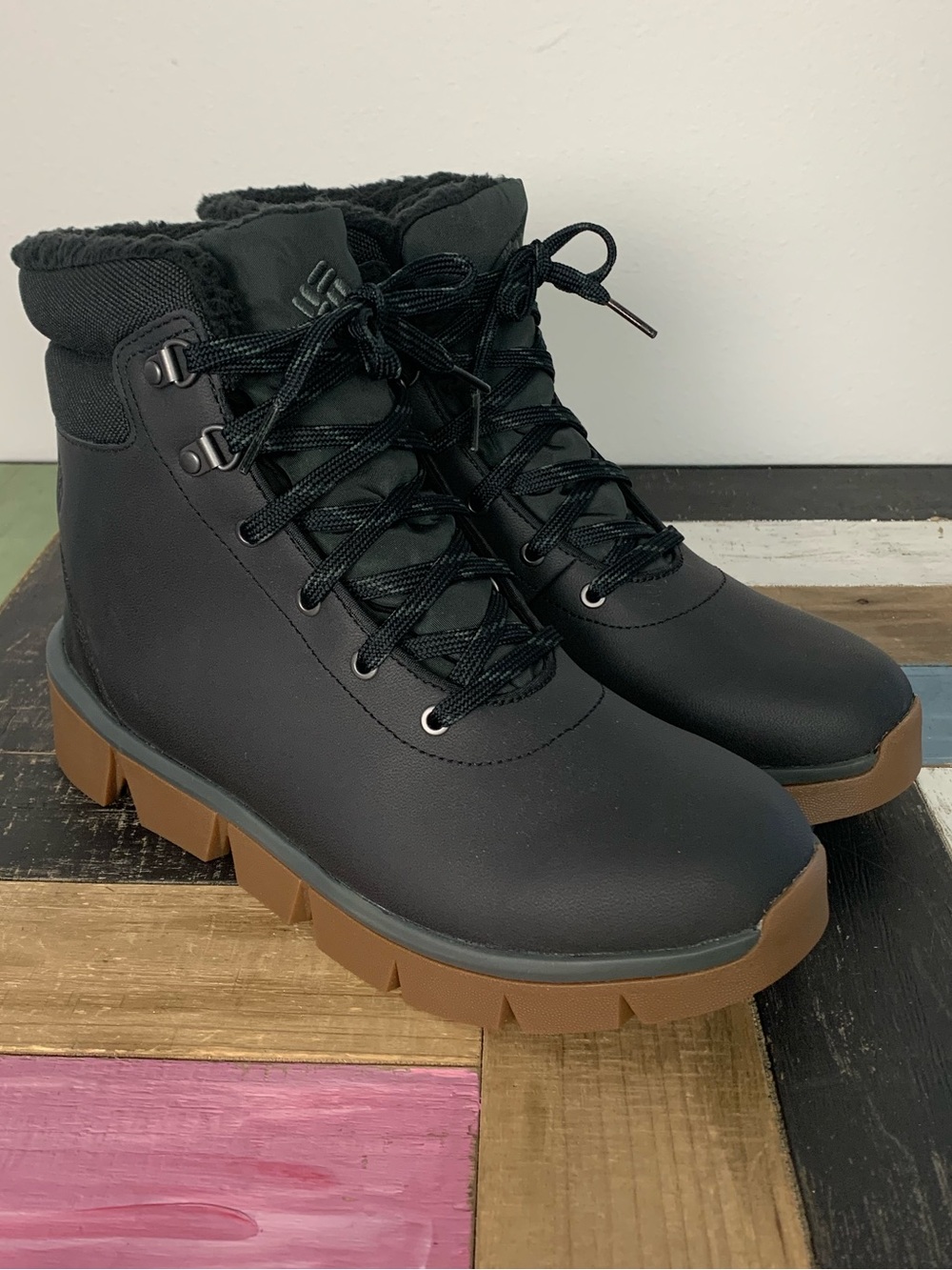 NWOB Columbia 8.5 Keetley Black Waterproof Boots Lace-Up Winter Ski Snow Warm